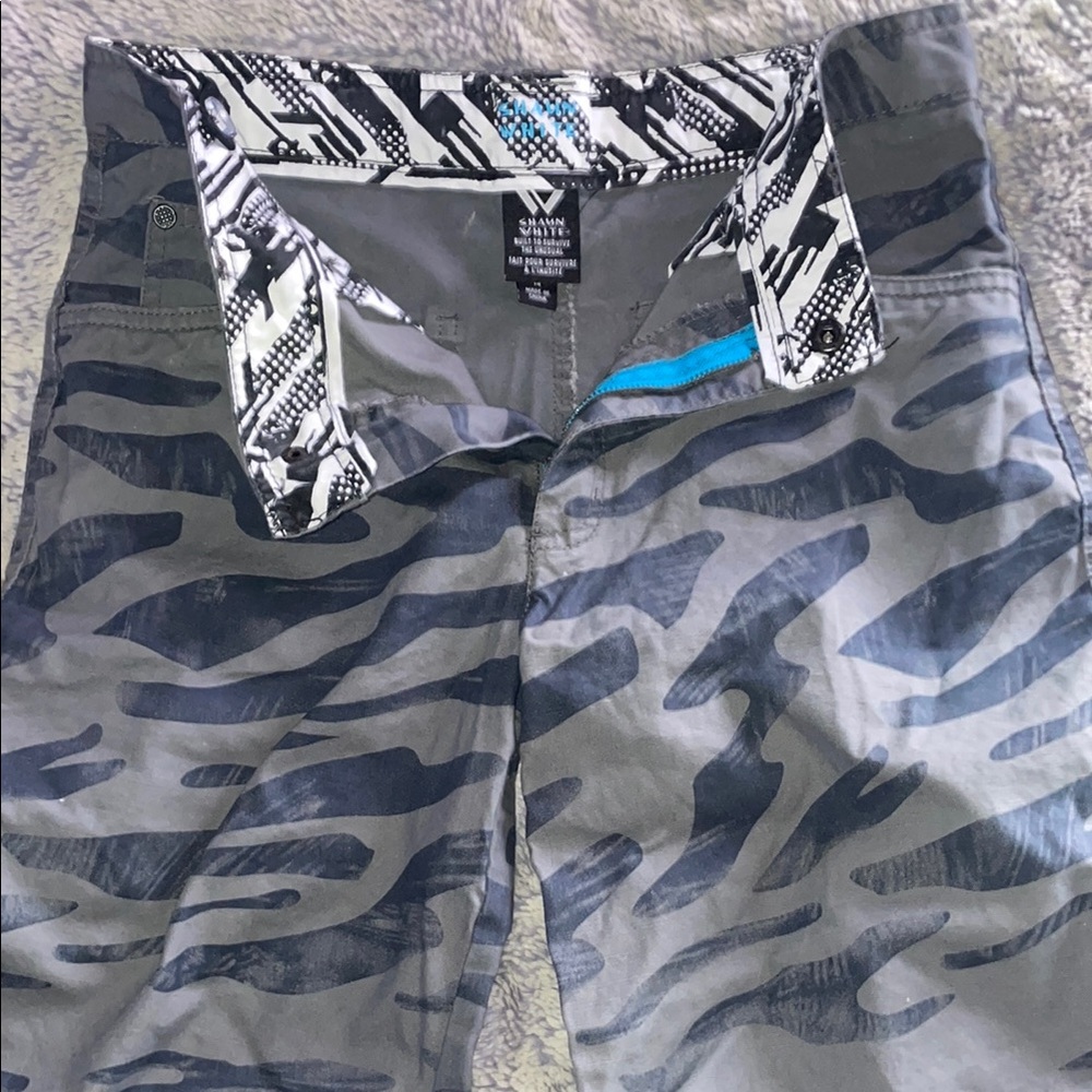 Shaun White Gray and Black Camouflage shorts size 14